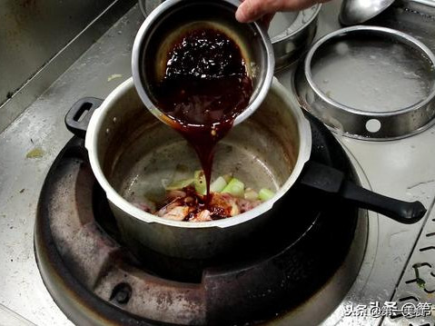 大厨教你做黄焖鸡，告诉你酱料比例，在家也能做出饭店的味  -图4