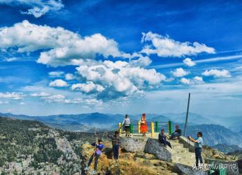 中国有座“空调县城”，海拔1500米，夏季均温19°C，80一天包吃住  -图2