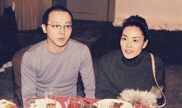 “铁肺公主”韩红：与许志安当街拥吻，暗恋栾树被分手，至今未婚  -图17